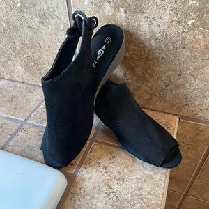 Peep Toe Sedge Sandals